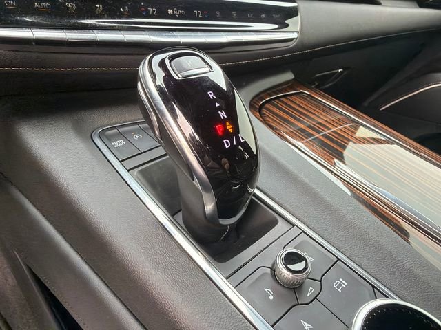 Used 2024 Cadillac Escalade ESV Premium Luxury image 33