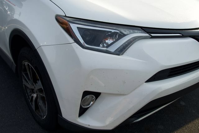 Used 2018 Toyota RAV4 XLE w/ Plus Extra Value Package AWD/4WD image 10