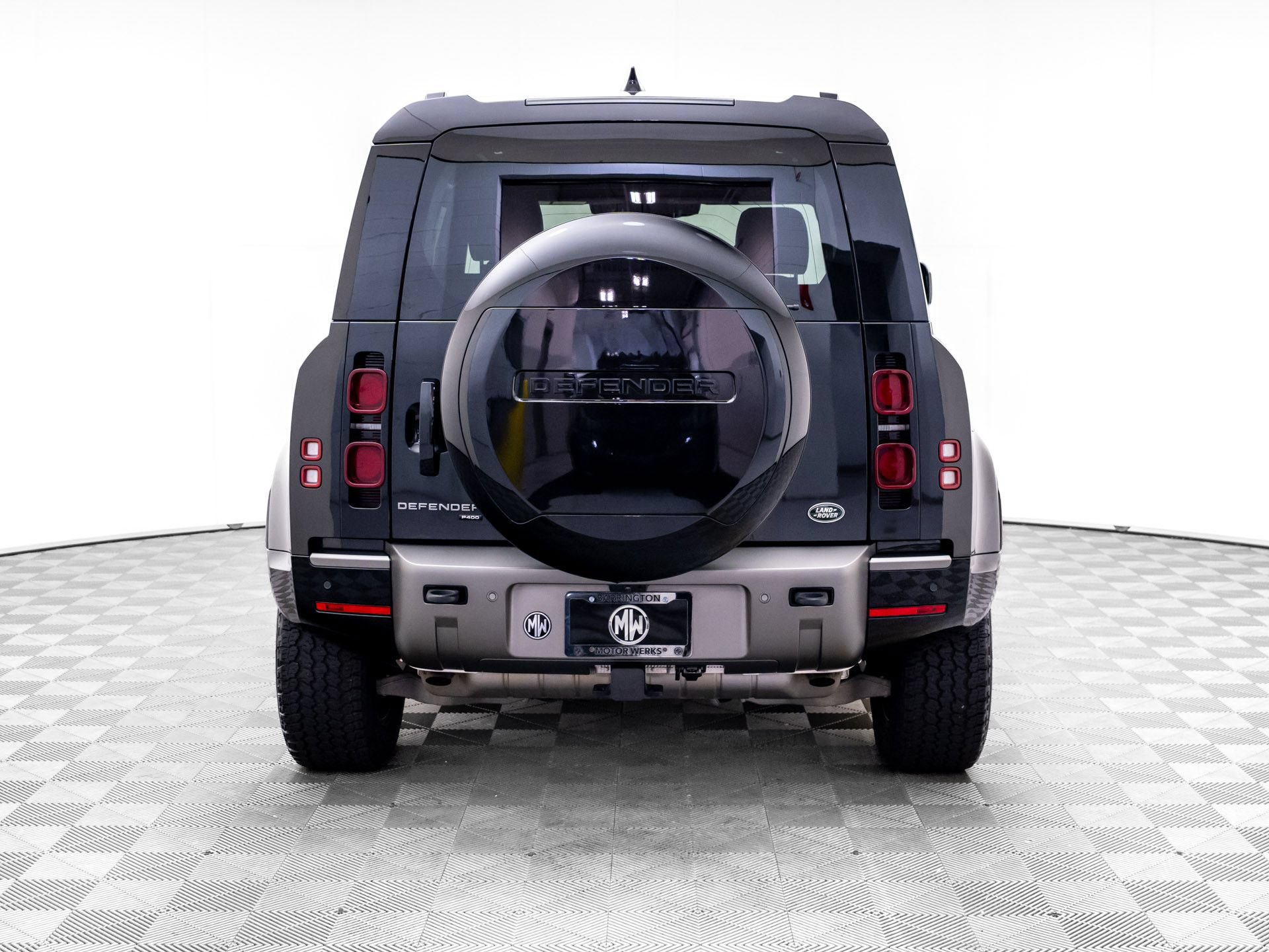 Used 2023 Land Rover Defender 90 X-Dynamic SE AWD/4WD image 4