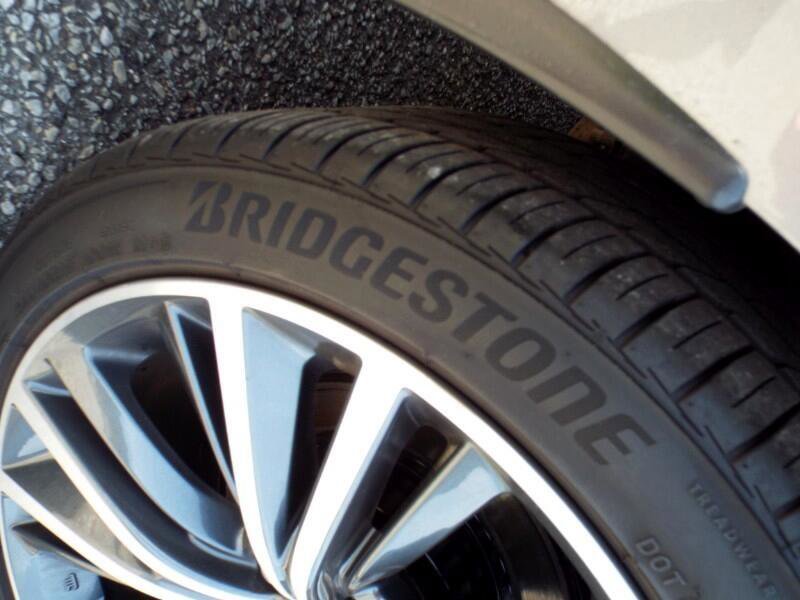 Used 2017 INFINITI Q60 3.0t image 9