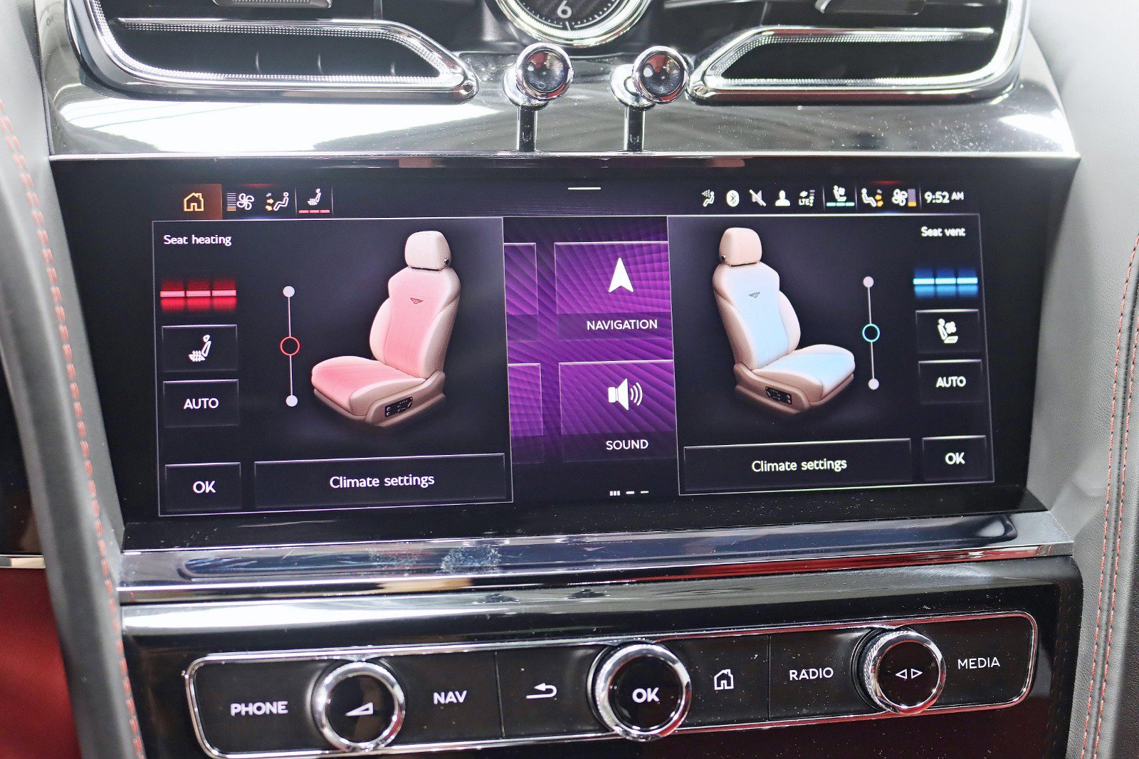 Used 2022 Bentley Bentayga image 27