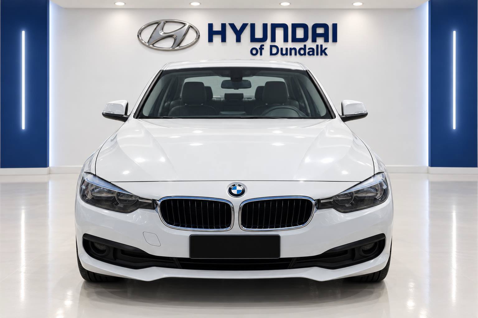 Used 2017 BMW 320i Sedan RWD image 5