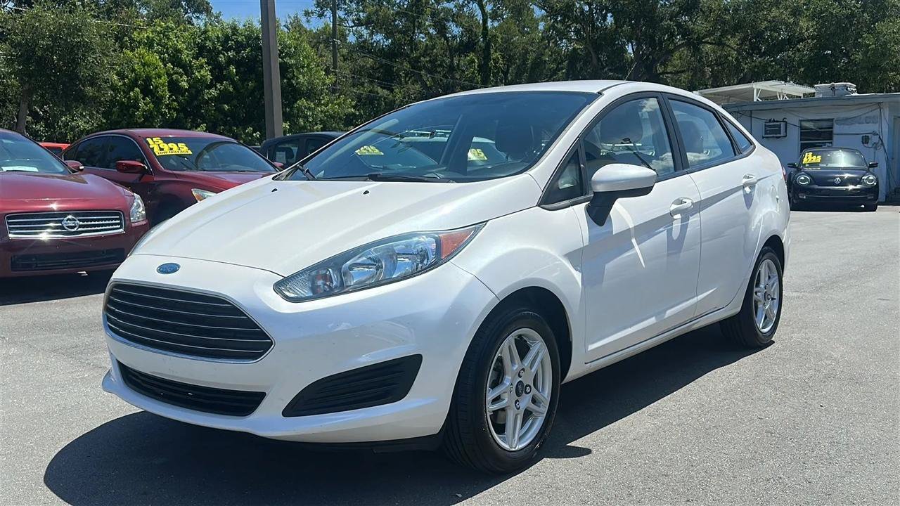 Used 2017 Ford Fiesta SE FWD image 4