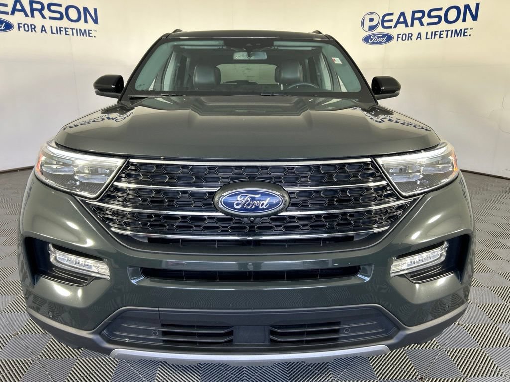 Used 2024 Ford Explorer XLT w/ Equipment Group 202A AWD/4WD image 2