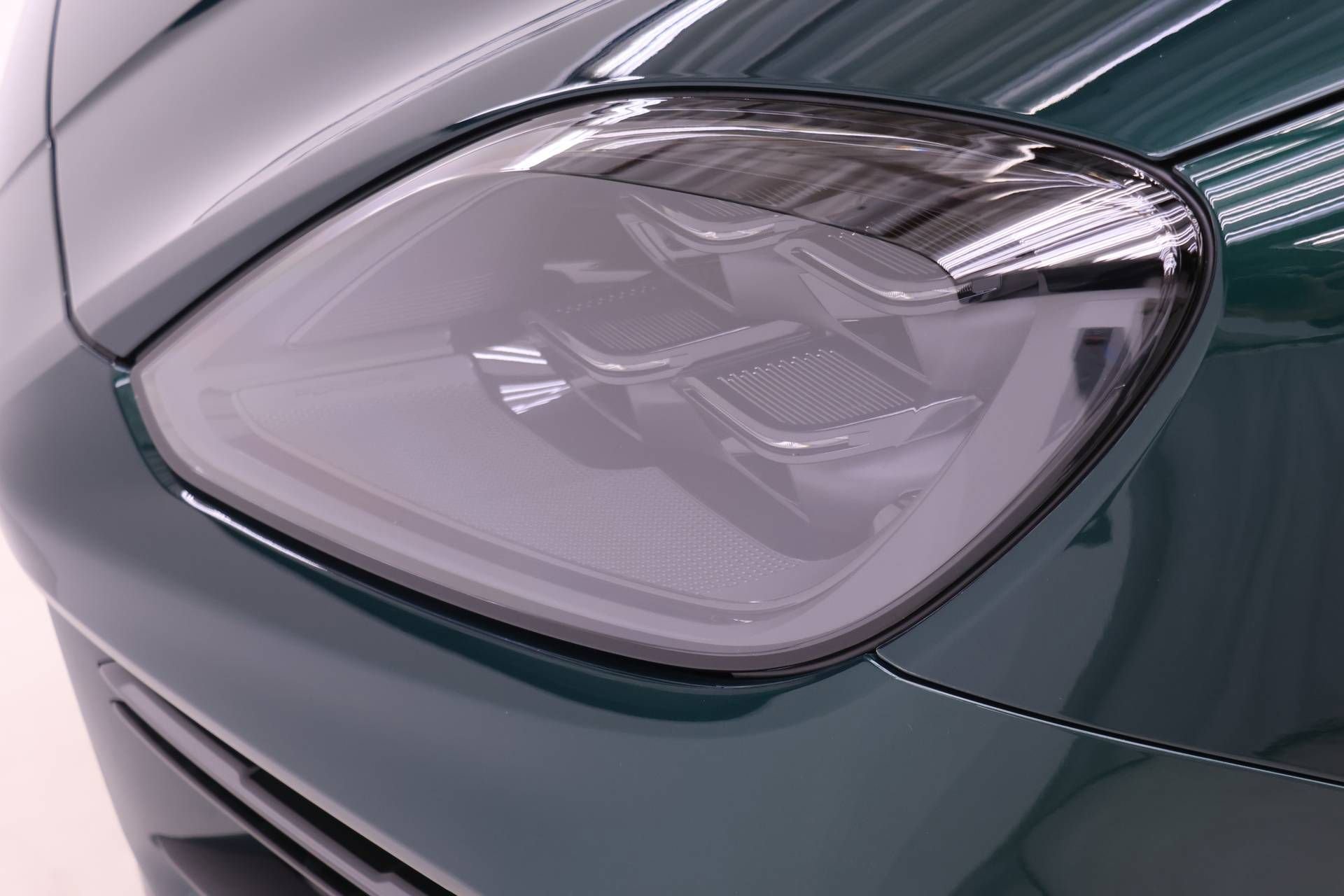 Certified 2025 Porsche Cayenne Turbo GT image 23