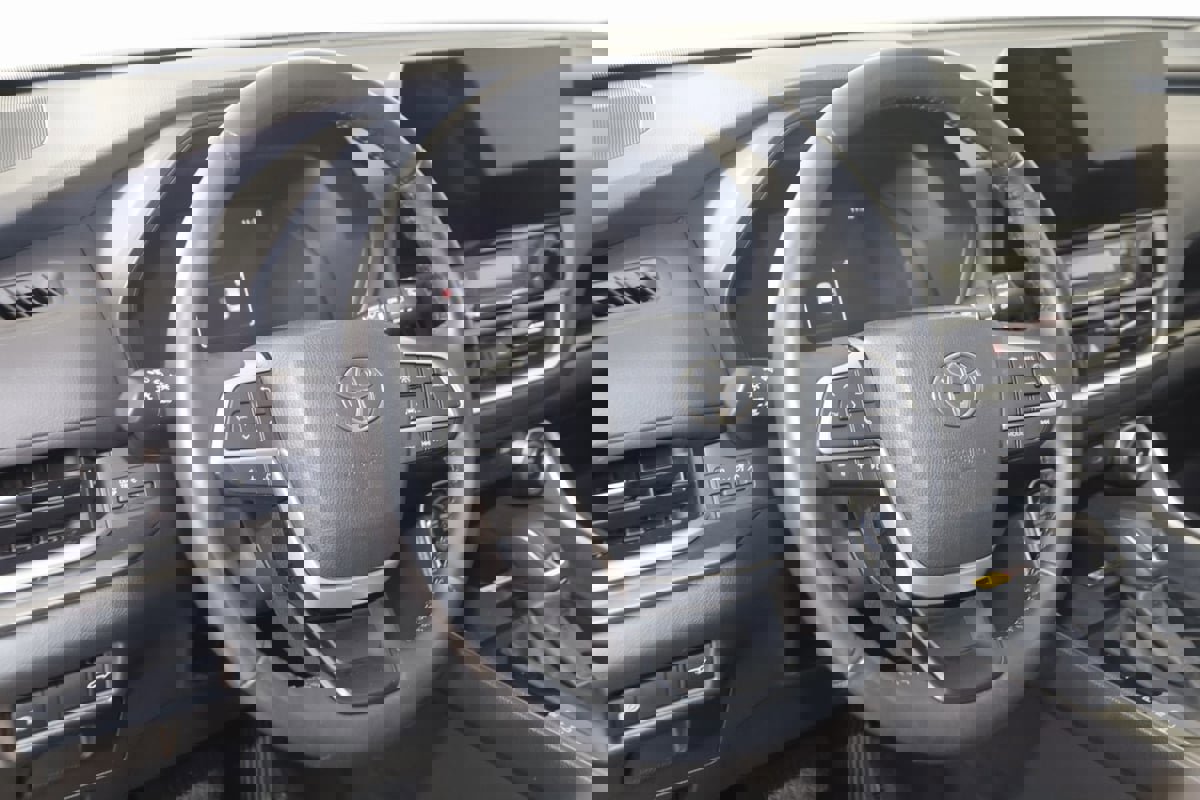 Used 2024 Toyota Grand Highlander XLE image 6