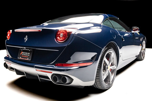 Used 2016 Ferrari California T RWD image 38
