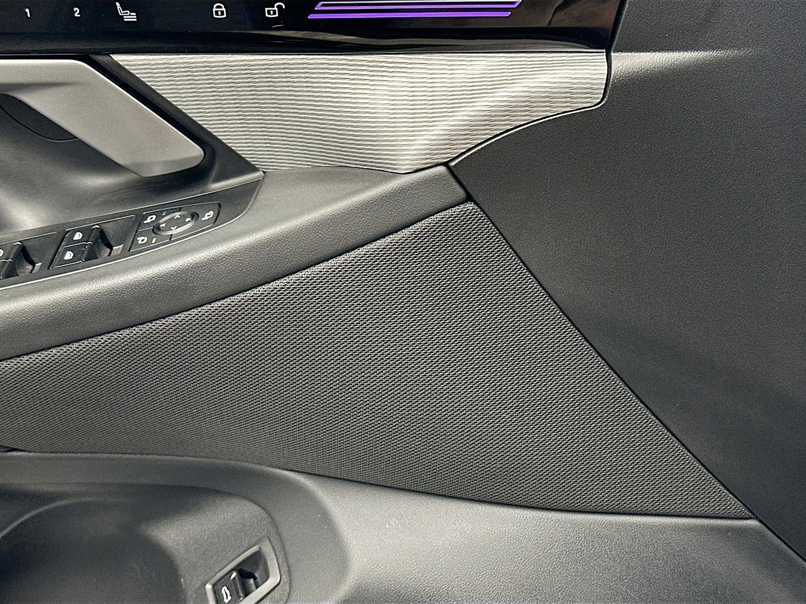 Used 2024 BMW 530i w/ M Sport Package image 15