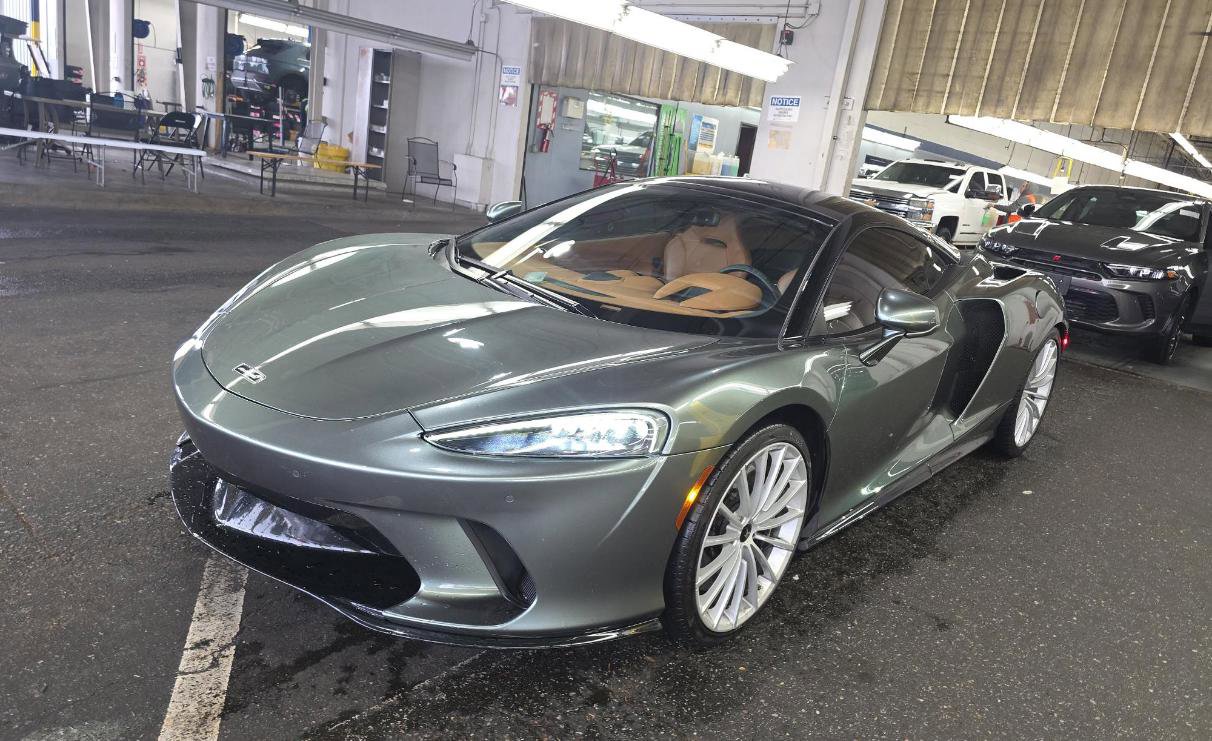 Used 2023 McLaren GT image 1