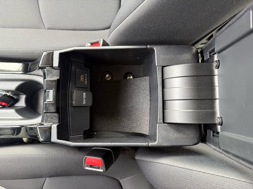 Used 2021 Toyota Corolla LE w/ Carpet Mat Package (TMS) image 39