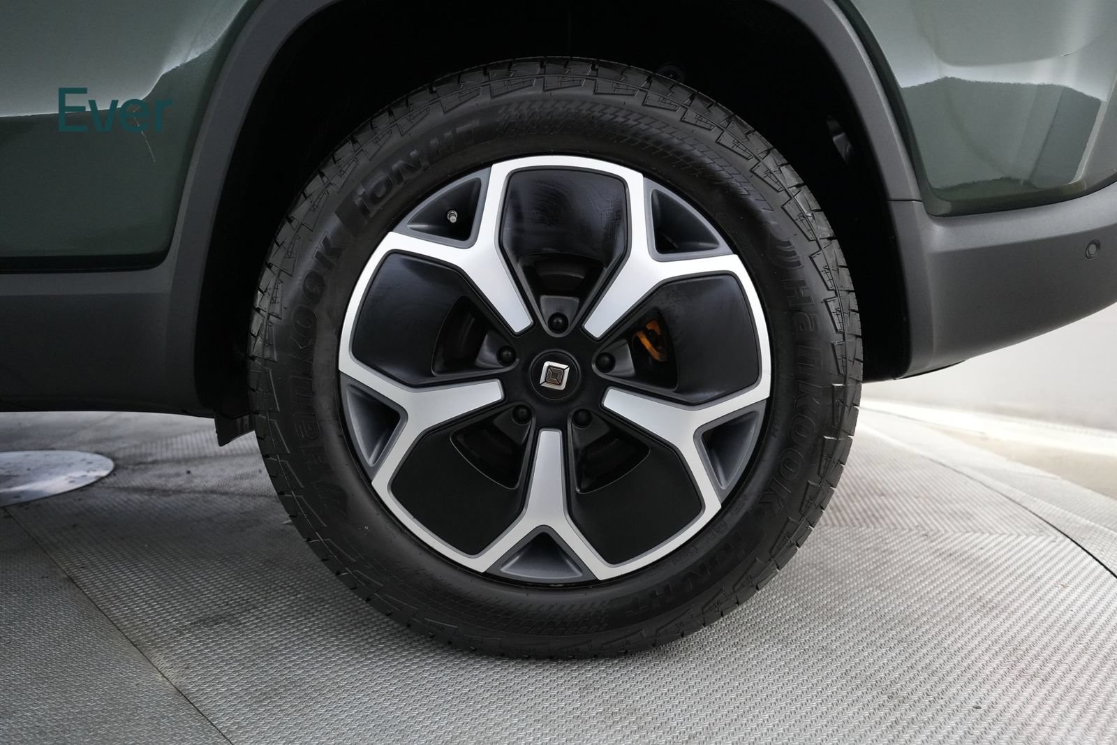 Used 2023 Rivian R1S Adventure AWD/4WD image 9