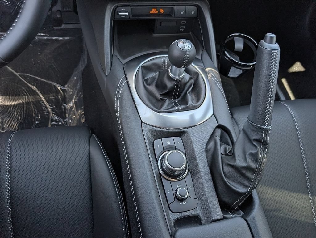 New 2026 MAZDA MX-5 Miata RF Grand Touring w/ Appearance Package RWD image 28
