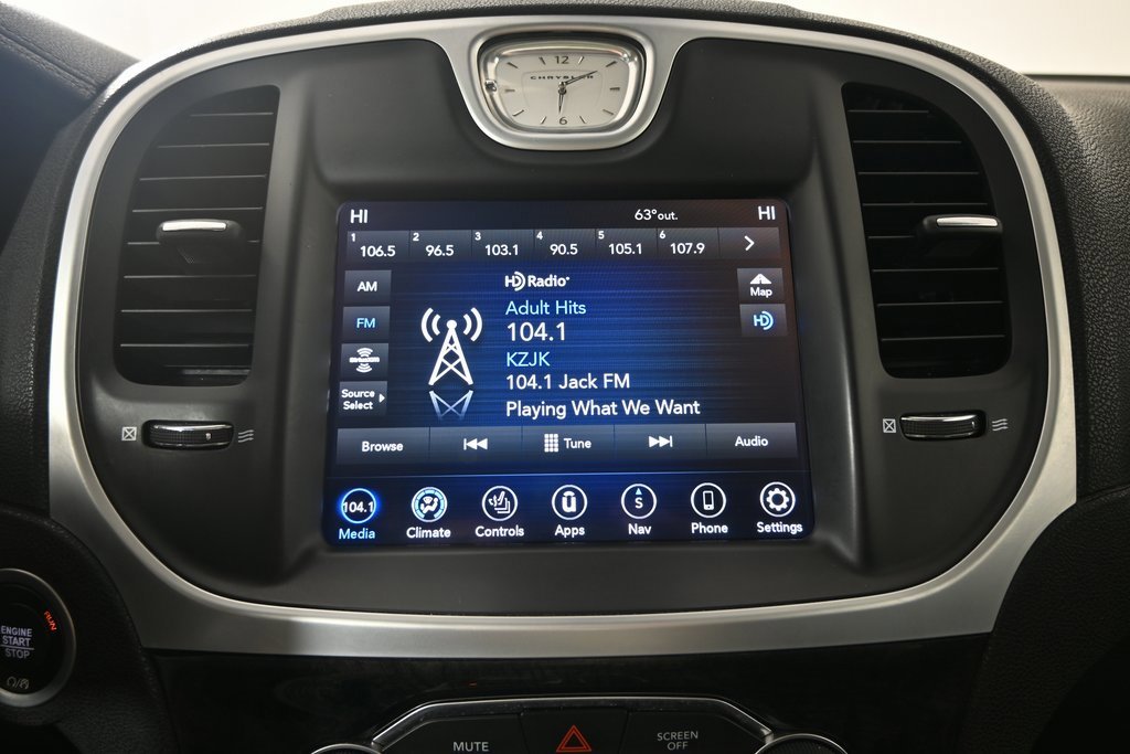 Used 2023 Chrysler 300 Touring L w/ Popular Equipment Group image 27