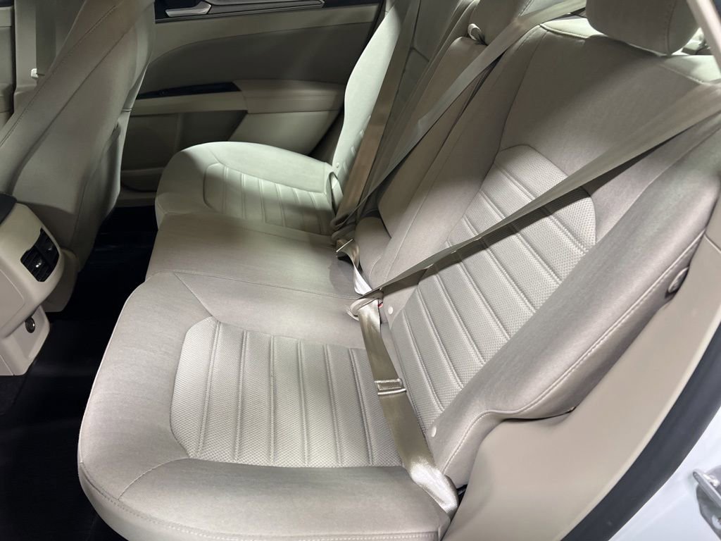 Used 2019 Ford Fusion SE FWD image 23