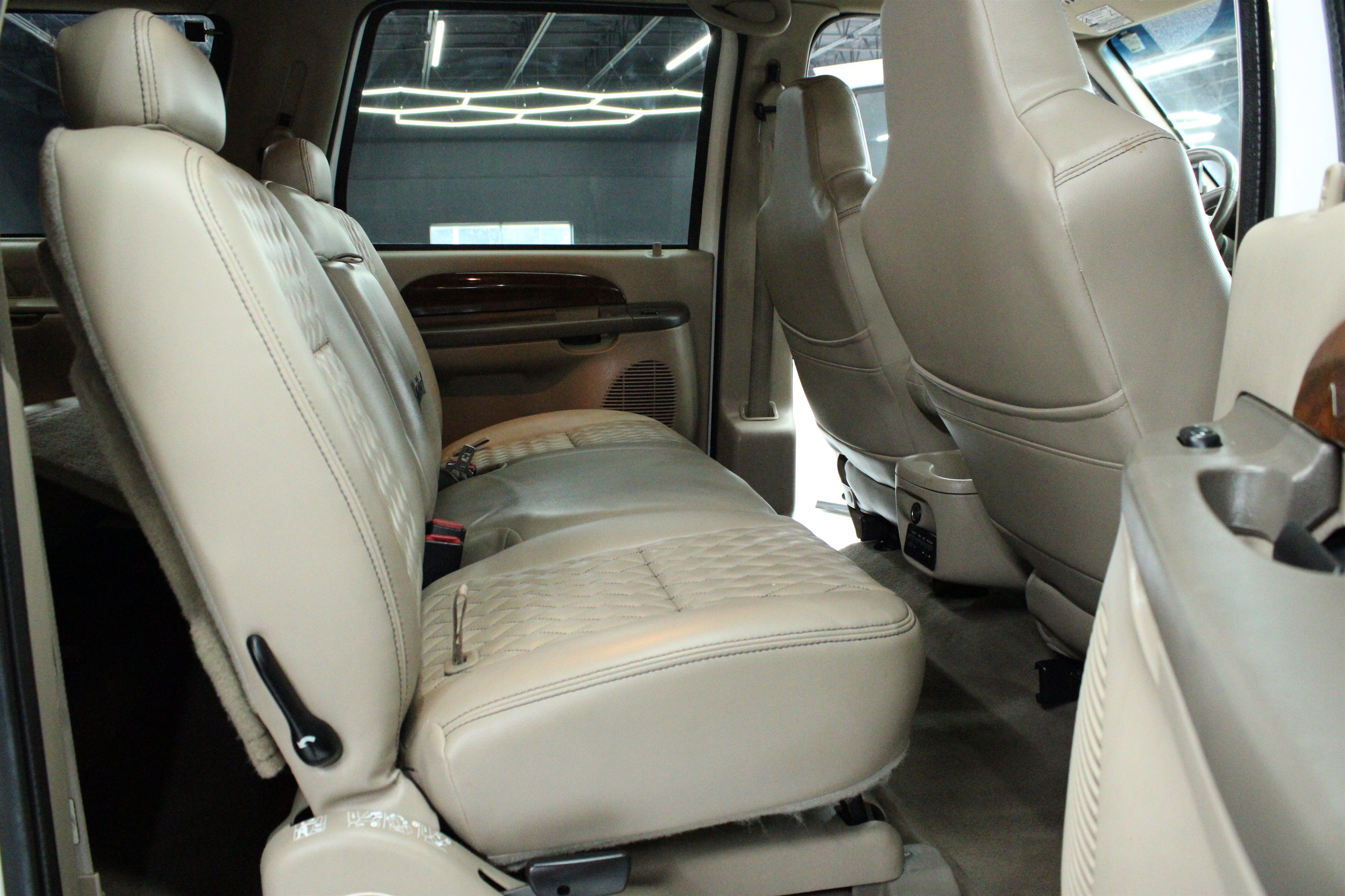 Used 2002 Ford Excursion Limited AWD/4WD image 29