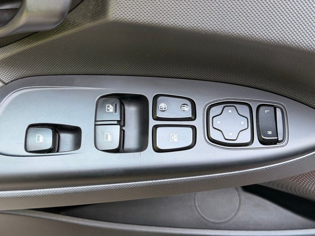 Certified 2022 Hyundai Veloster N FWD image 16
