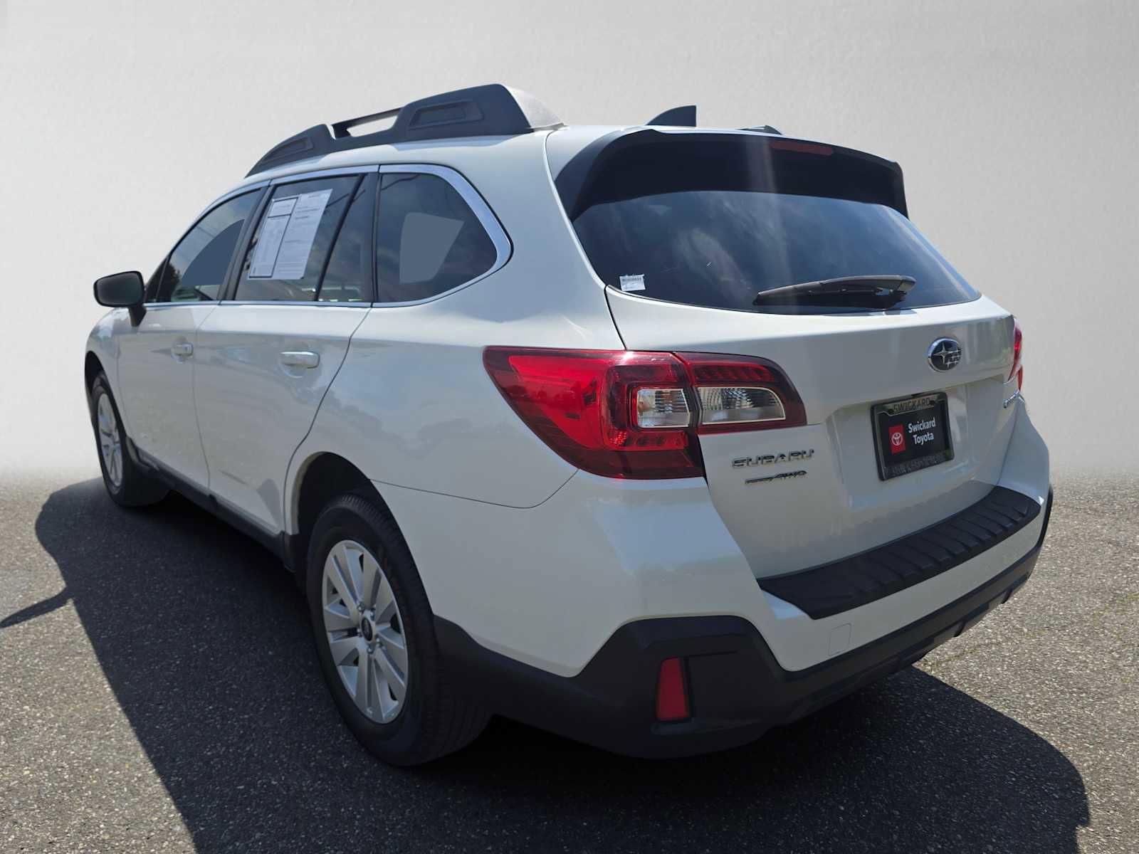 Used 2018 Subaru Outback 2.5i Premium AWD/4WD image 5