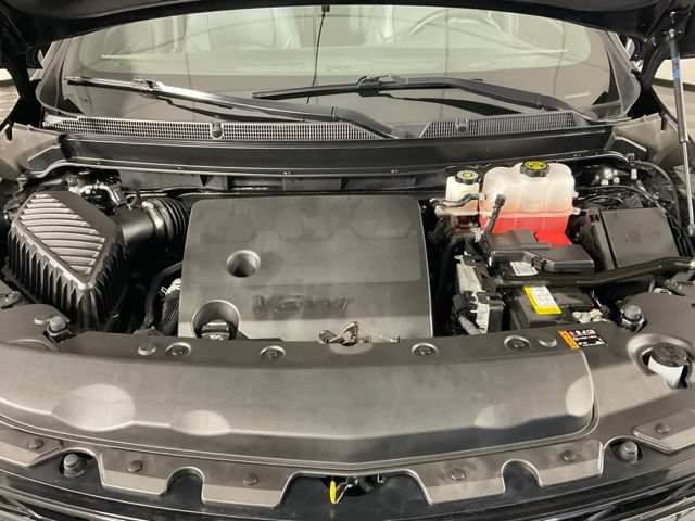 Used 2024 Buick Enclave Essence AWD/4WD image 40