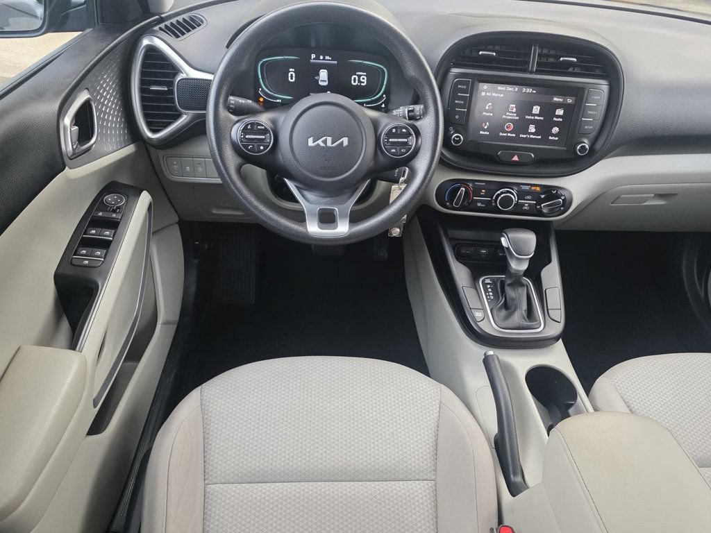 Used 2023 Kia Soul LX w/ LX Technology Package FWD image 9