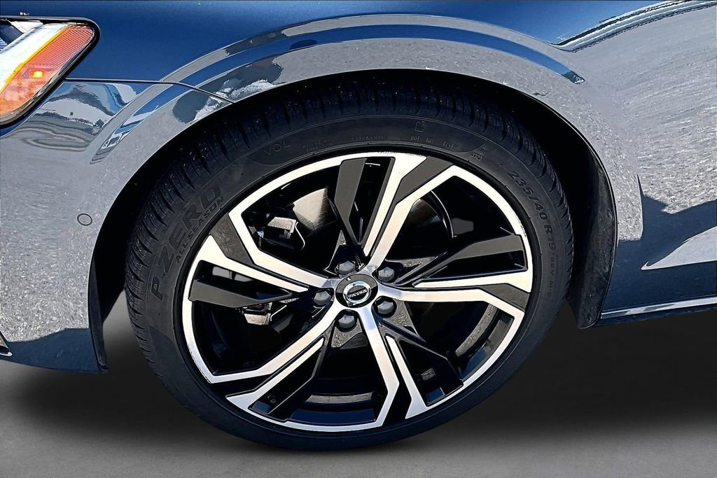 Used 2024 Volvo S60 B5 Ultimate w/ Climate Package image 8