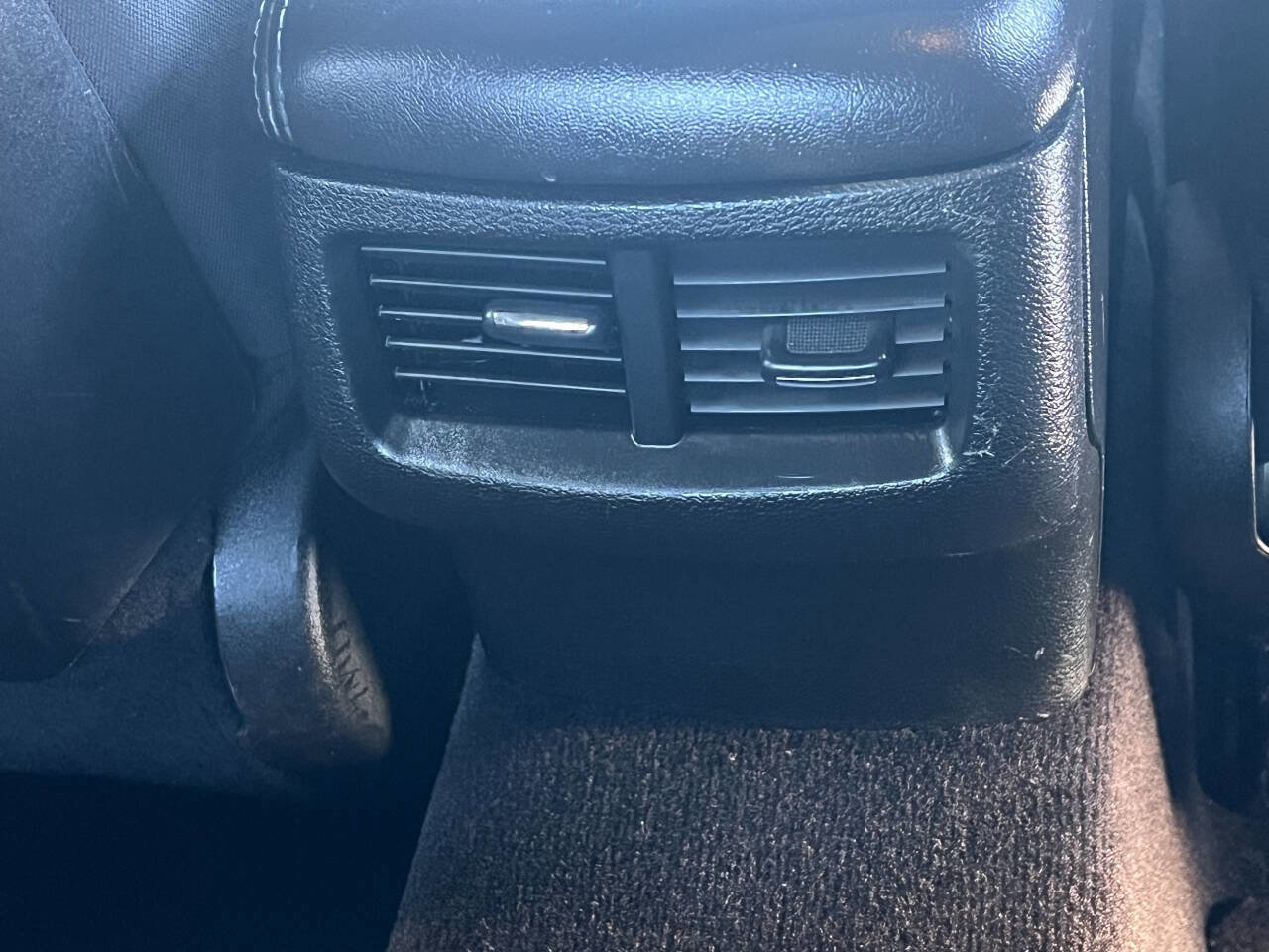 Used 2018 Dodge Challenger SXT image 35