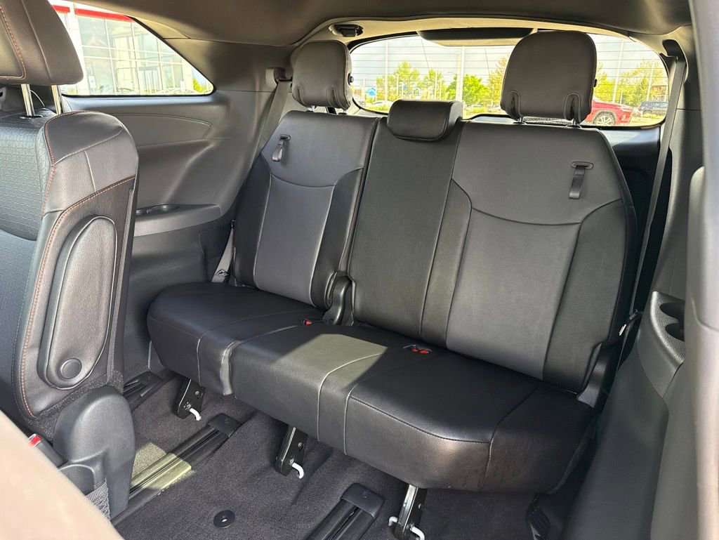 Used 2024 Toyota Sienna XSE AWD/4WD image 11