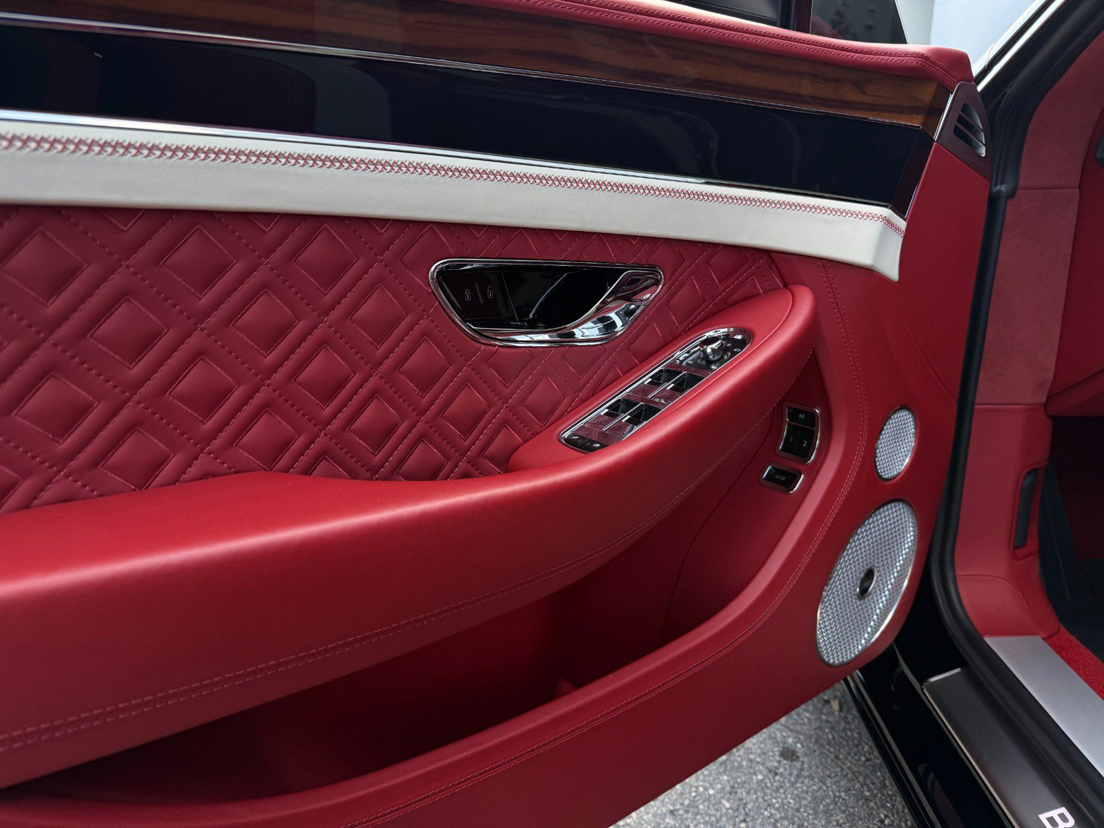 Used 2022 Bentley Continental GT image 25