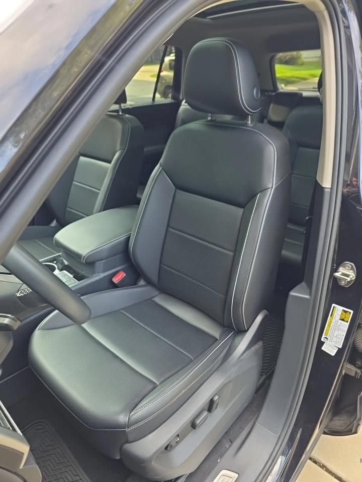 Certified 2023 Volkswagen Atlas SE w/ Panoramic Sunroof Package AWD/4WD image 5