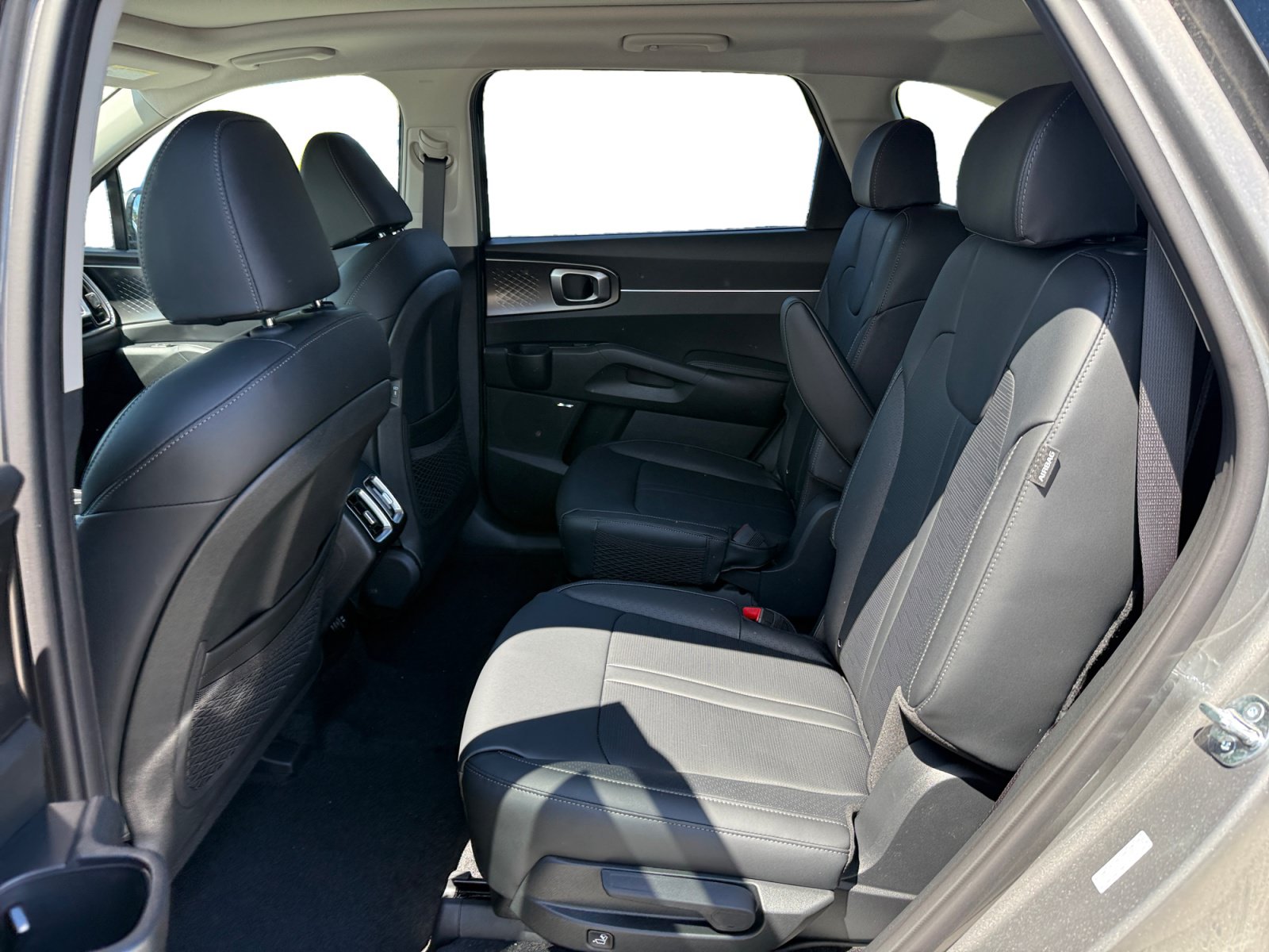 New 2026 Kia Sorento EX w/ EX Premium Package AWD/4WD image 16