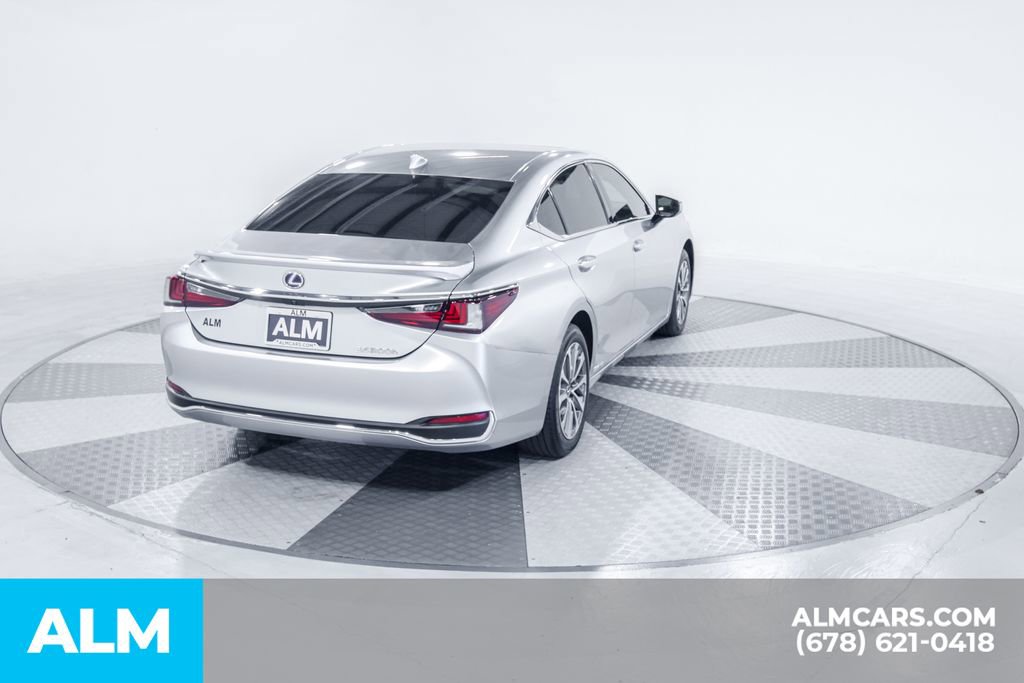 Used 2022 Lexus ES 300h w/ Accessory Package image 10