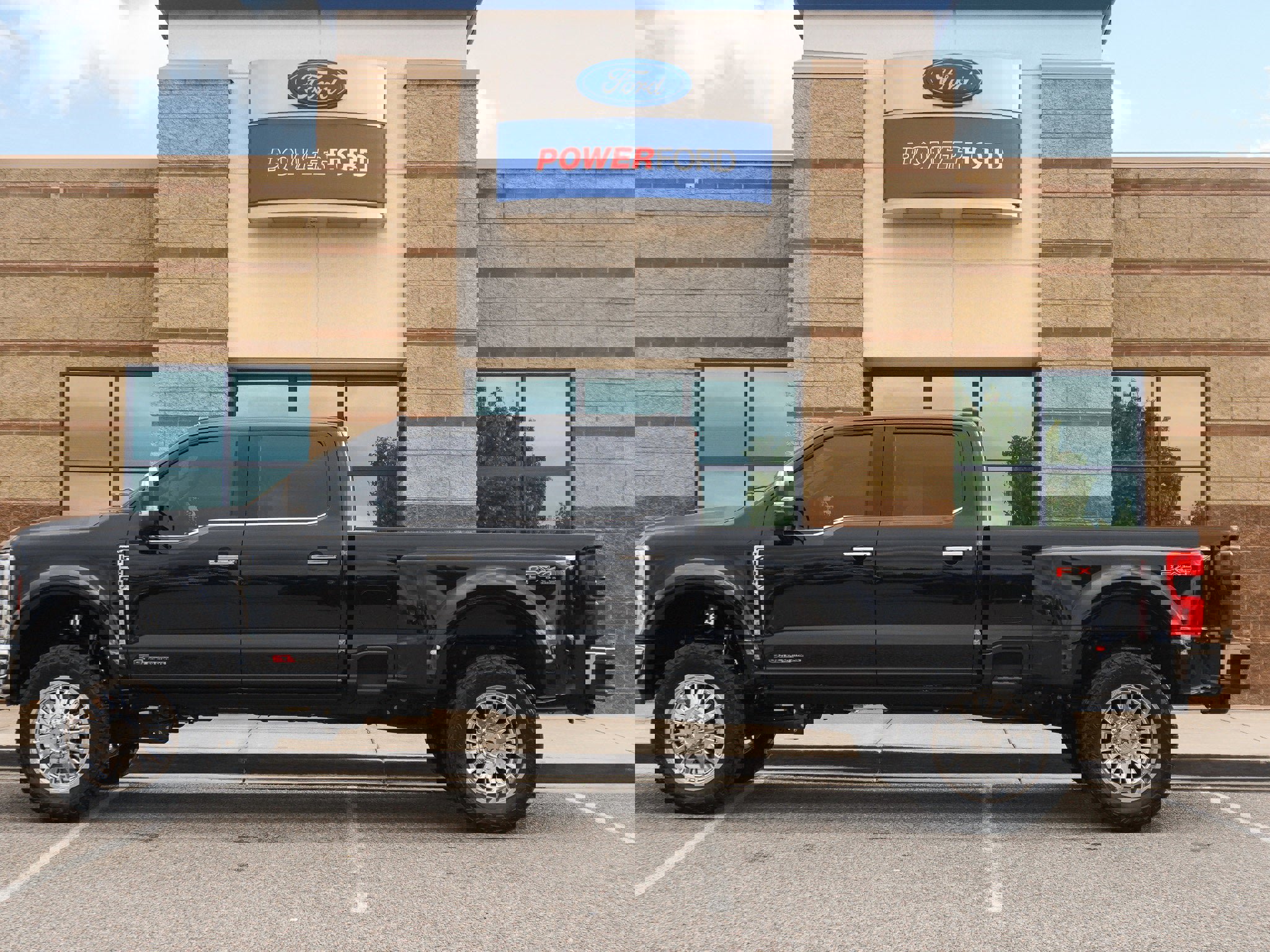 Used 2025 Ford F450 Lariat w/ Chrome Package image 8