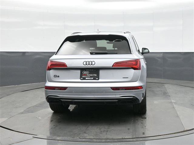 Used 2024 Audi Q5 e Premium Plus w/ Premium Plus Package image 6