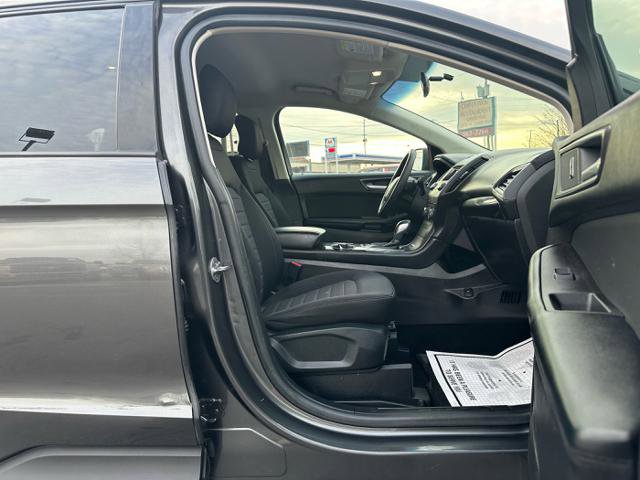 Used 2017 Ford Edge SE image 18