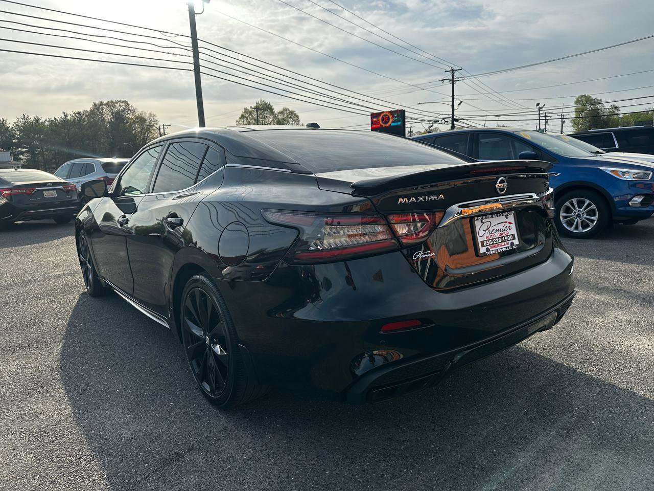 Used 2019 Nissan Maxima SR w/ Premium Package image 7