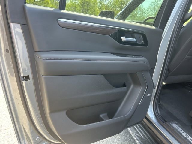 New 2026 Chevrolet Suburban LT w/ Comfort Package image 19