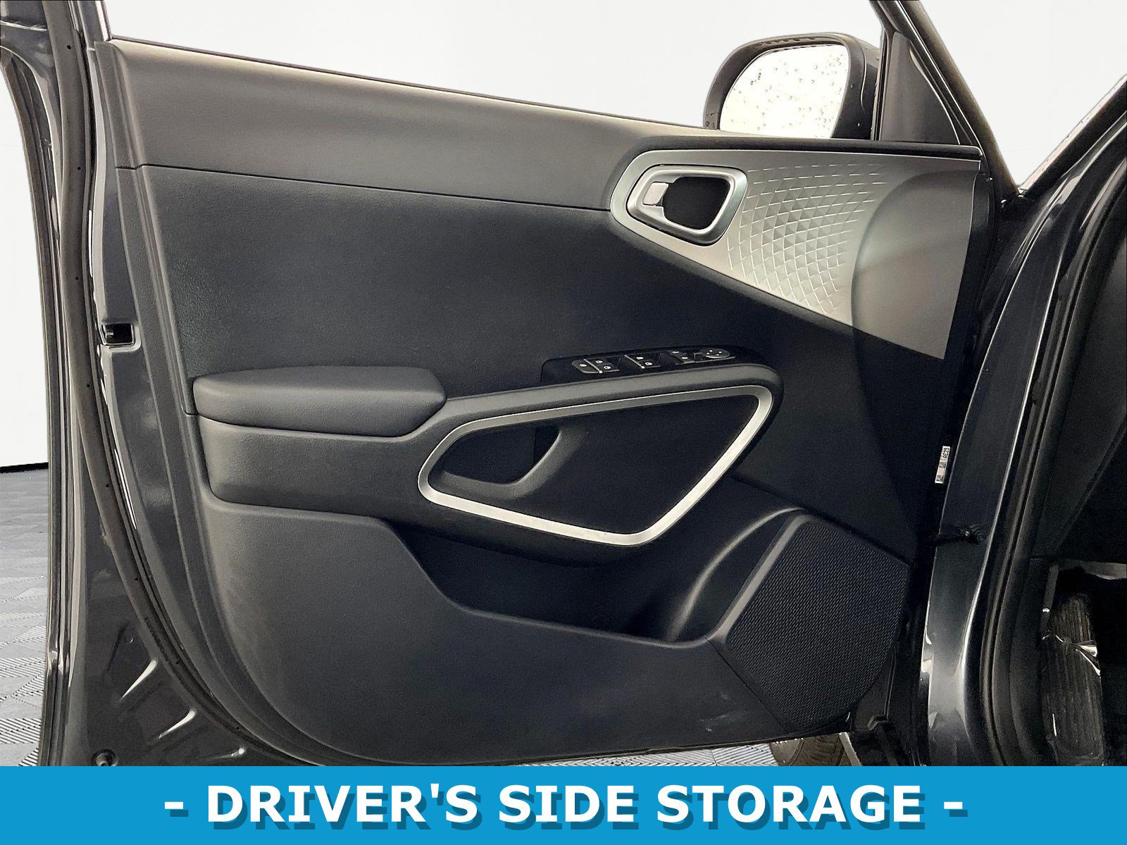 Used 2025 Kia Soul LX w/ LX Technology Package FWD image 18