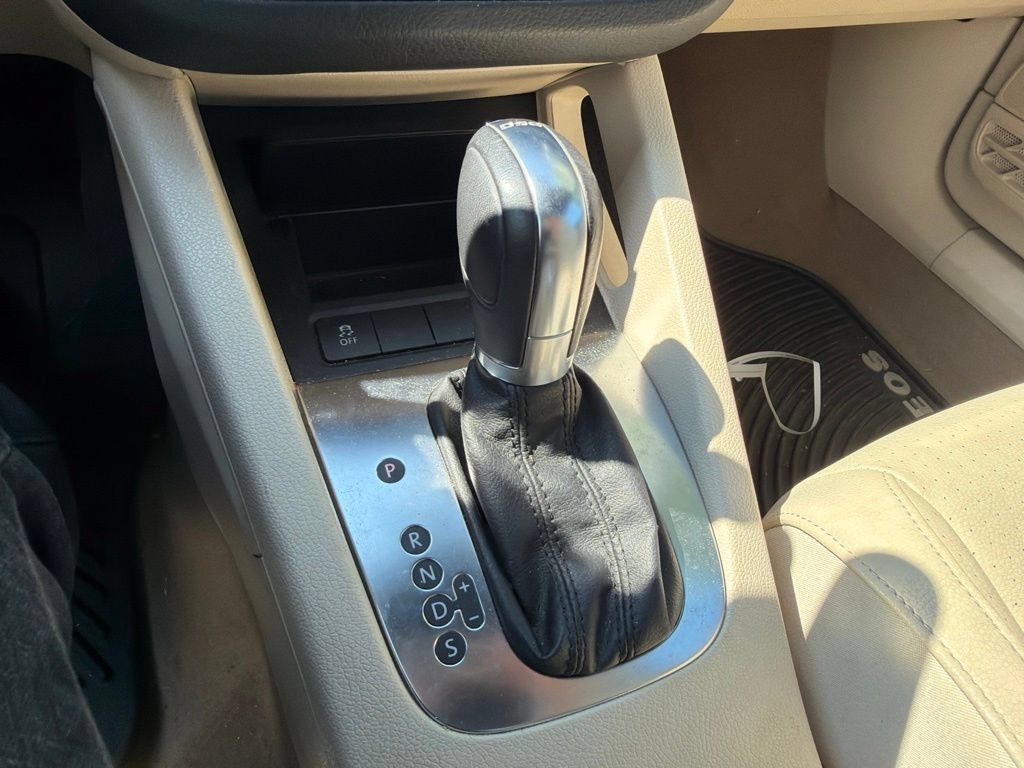 Used 2012 Volkswagen Eos Komfort FWD image 22