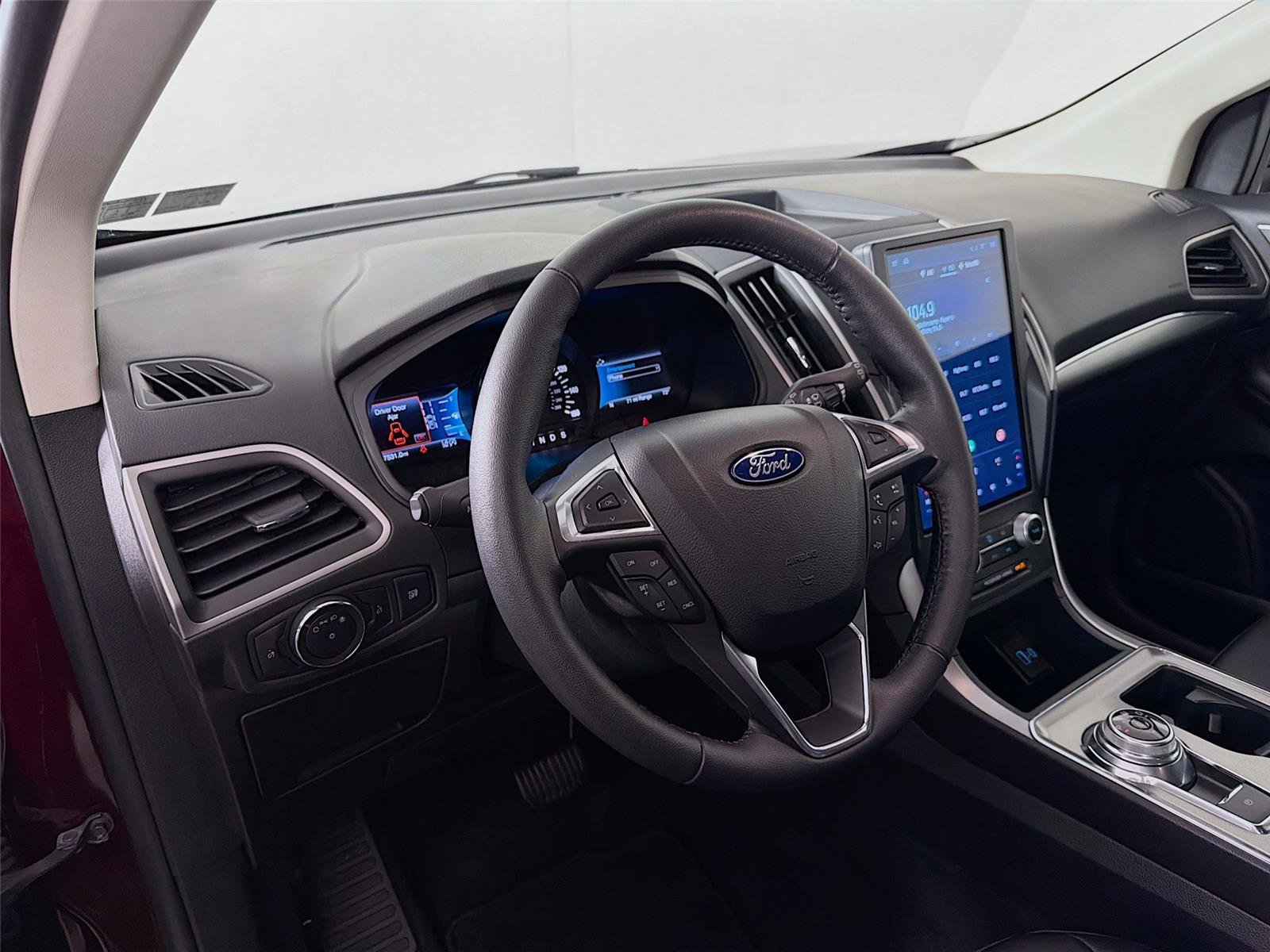 Used 2022 Ford Edge SEL AWD/4WD image 9