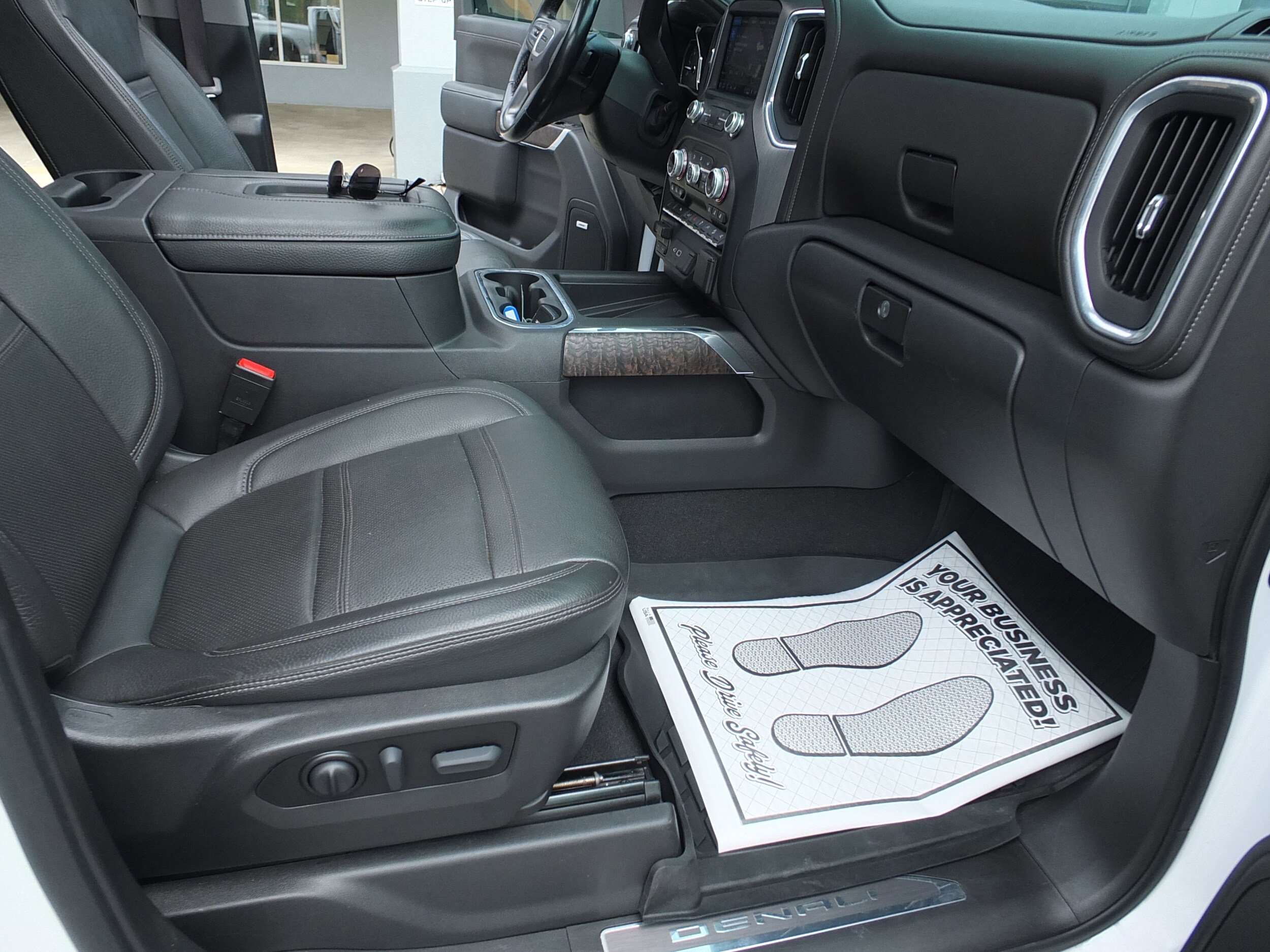 Used 2022 GMC Sierra 1500 Denali w/ Denali Premium Package AWD/4WD image 17