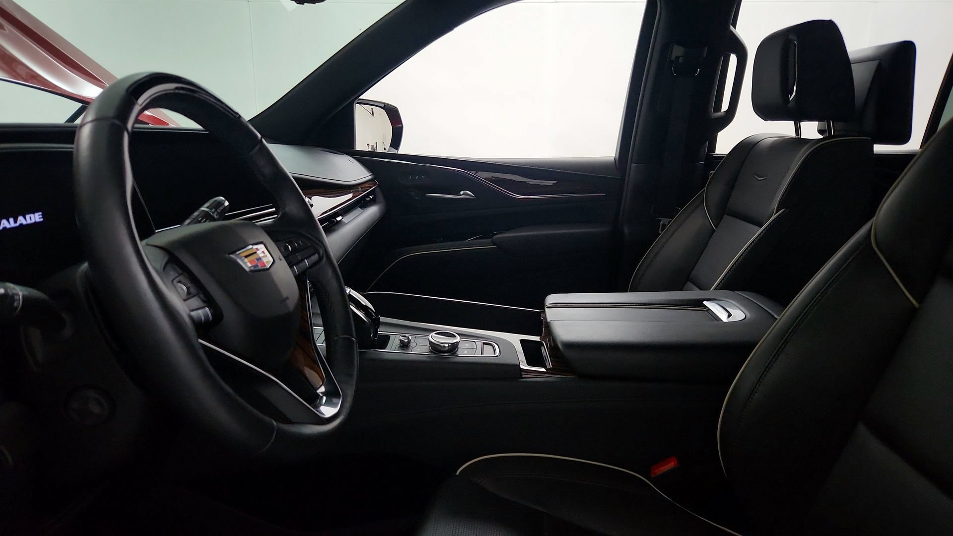 Certified 2023 Cadillac Escalade Premium Luxury w/ LPO, Floor Liner Package AWD/4WD image 17