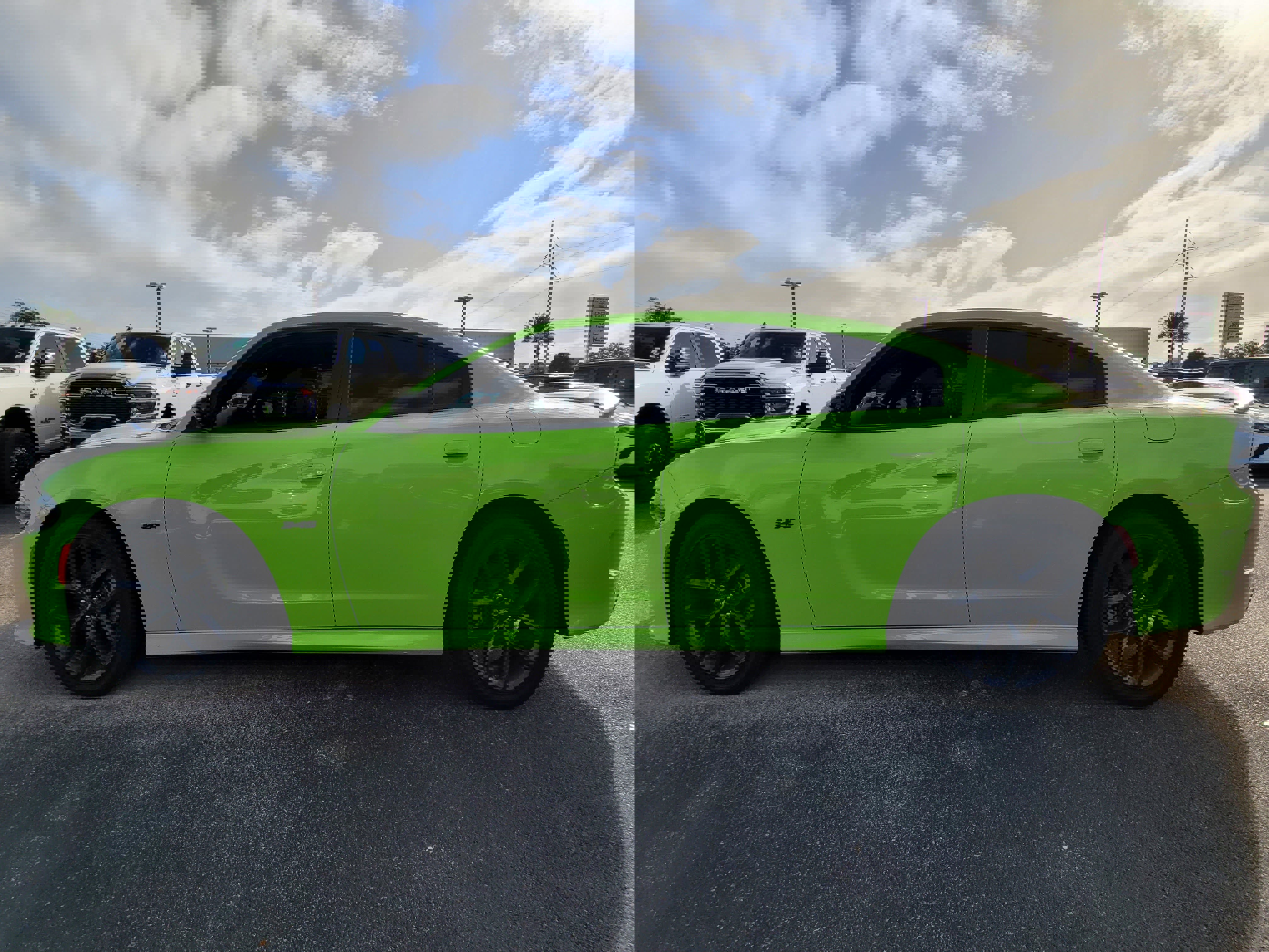 Used 2023 Dodge Charger R/T w/ Harman/Kardon Audio Group image 7