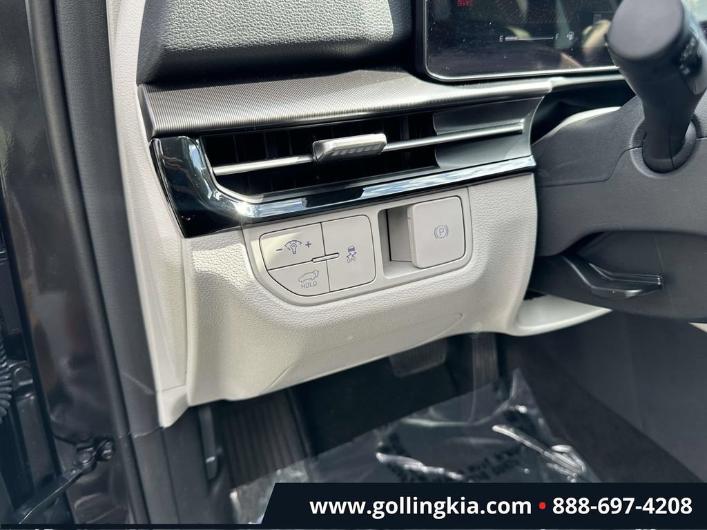 Certified 2026 Kia Sportage EX w/ EX Panorama Roof Package FWD image 19