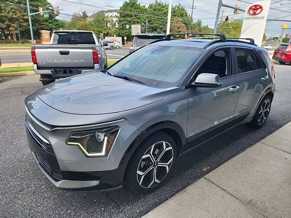 Used 2023 Kia Niro EX Touring FWD image 3