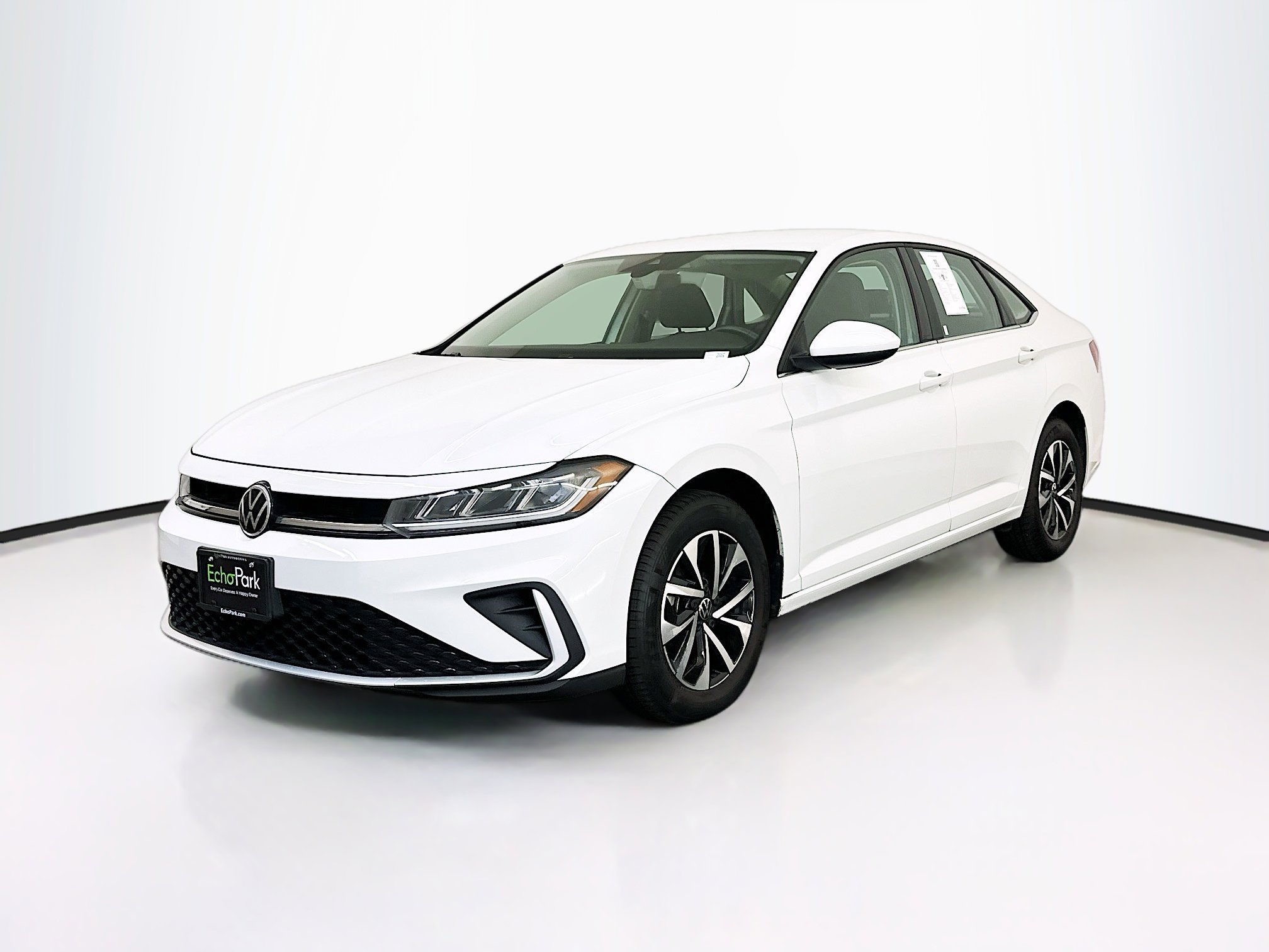 Used 2025 Volkswagen Jetta S image 3