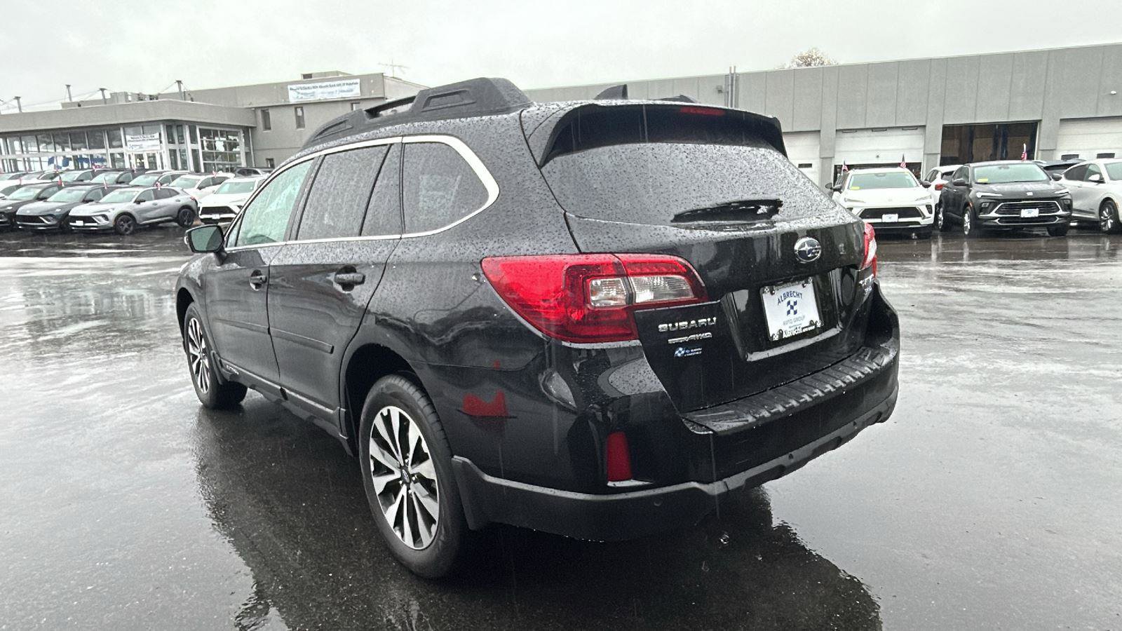Used 2017 Subaru Outback 3.6R Limited AWD/4WD image 5