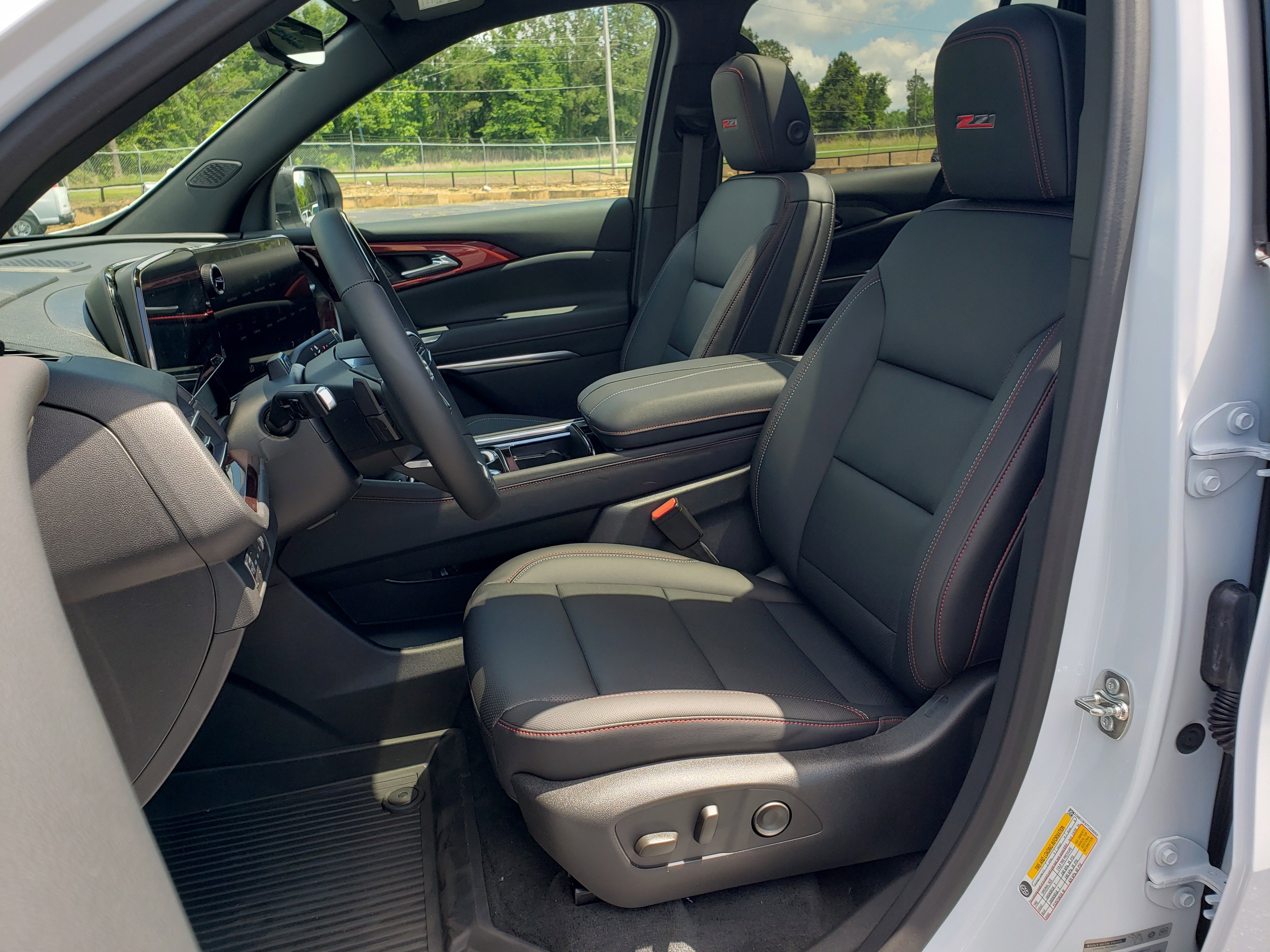 New 2026 Chevrolet Traverse Z71 w/ Enhanced Driving Package AWD/4WD image 29