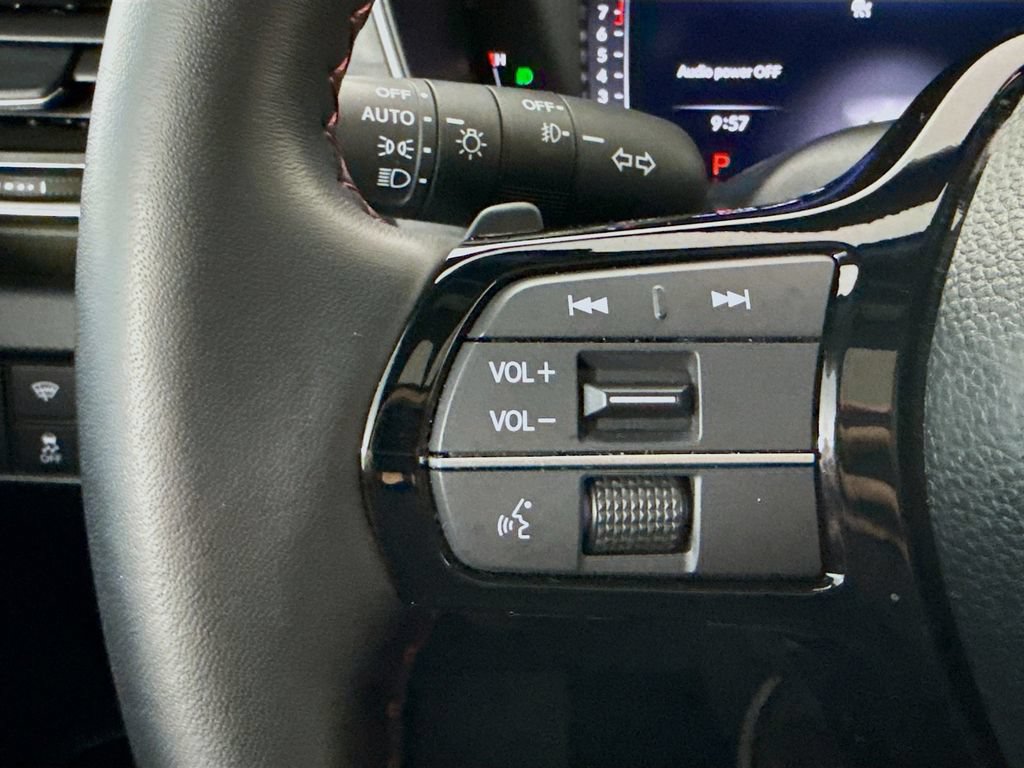 Certified 2025 Honda Pilot Black Edition image 11