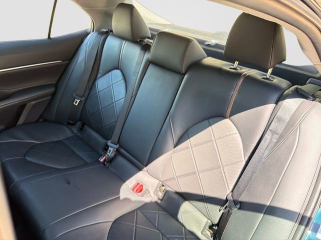 Used 2018 Toyota Camry XLE FWD image 13