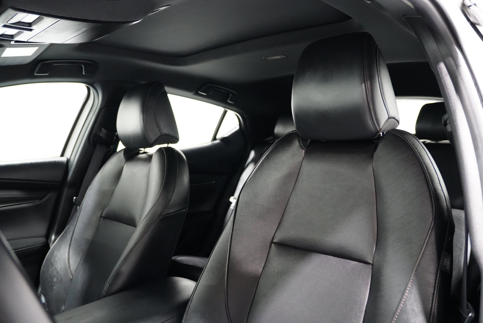 Used 2020 MAZDA MAZDA3 Hatchback w/ Premium Package image 15