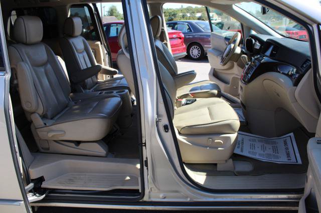 Used 2013 Nissan Quest LE FWD image 13